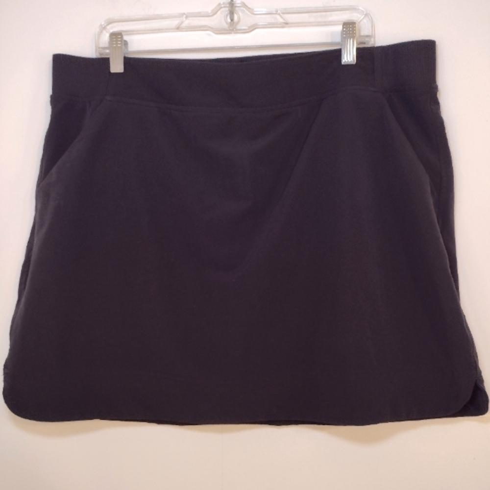 32 degrees cool. Women's black stretchy skirt size (XL)